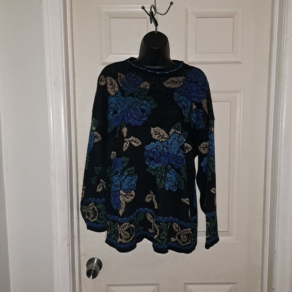 Holiday time rose knitted Sweater size large